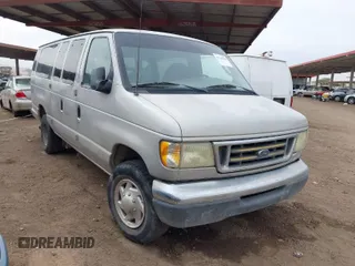 2003 Ford Econoline Passenger XL with VIN 1FBSS31L93HA49530, listed as a IAAI auction lot 41724343 with 175,175 mi miles. Bid and sale history available at carsss.com. Image 1.