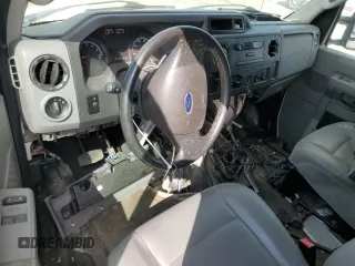 2014 Ford Econoline Cargo Commercial z VIN 1FTNE2EW8EDA11425, wystawiony jako Copart lot #56963185 z przebiegiem Nie podano mil oraz Czysty tytuł • Clean title. Historia ofert i sprzedaży dostępna na DreamBid. Obrazek 8.