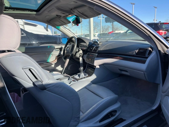 2001 BMW 3 Series 330Ci with VIN WBABN53461JU21722, listed as a Copart auction lot 87875375 with 114,676 mi miles and Clean Title. Bid and sale history available at carsss.com. Image 5.