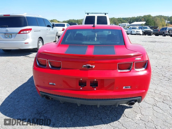 2010 Chevrolet Camaro 2SS z VIN 2G1FK1EJ0A9184965, wystawiony jako IAAI lot #37813703 z przebiegiem 134 124 mil mil oraz . Historia ofert i sprzedaży dostępna na DreamBid. Obrazek 16.