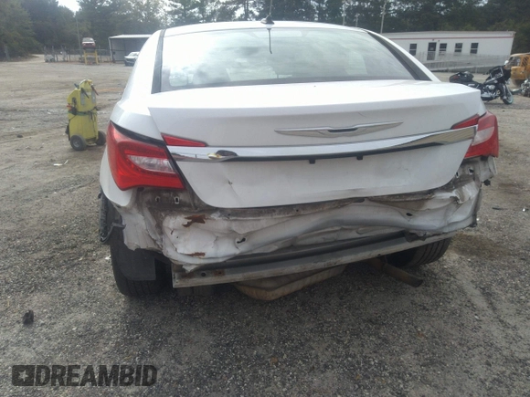 2013 Chrysler 200 LX with VIN 1C3CCBAB9DN691817, listed as a IAAI auction lot 40288818 with 239,403 mi miles. Bid and sale history available at carsss.com. Image 13.