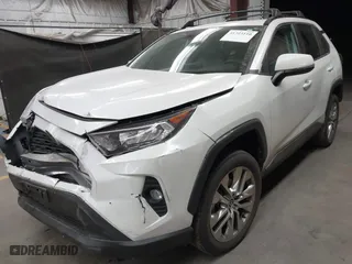 2021 Toyota RAV4 XLE Premium with VIN 2T3C1RFV0MW131609, listed as a IAAI auction lot 41723110 with 45,736 mi miles. Bid and sale history available at carsss.com. Image 17.