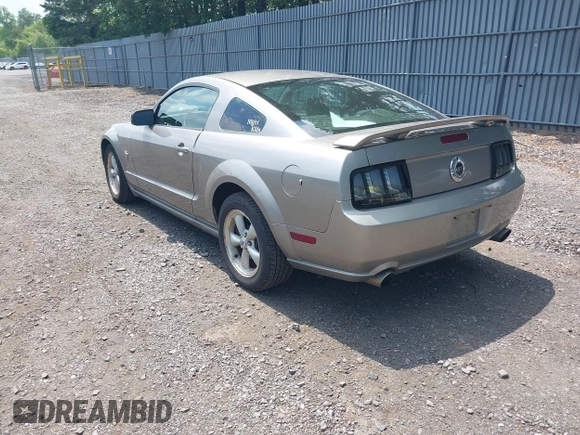 2009 Ford Mustang GT with VIN 1ZVHT82H095133740, listed as a IAAI auction lot 42637708 with 135,521 mi miles and . Bid and sale history available at DreamBid. Image 3.
