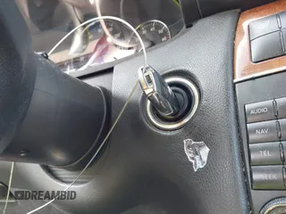 2005 Mercedes-Benz CLK 320 z VIN WDBTK65J85F150968, wystawiony jako IAAI lot #42390264 z przebiegiem 151 325 mil mil oraz . Historia ofert i sprzedaży dostępna na DreamBid. Obrazek 11.