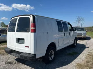2003 GMC Savana Cargo Van with VIN 1GTHG35U431113170, listed as a Copart auction lot 47268365 with 293,807 mi miles and Clean Title. Bid and sale history available at carsss.com. Image 4.
