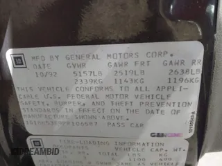 1993 Chevrolet Caprice z VIN 1G1BN53E9PR106587, wystawiony jako IAAI lot #42310802 z przebiegiem 77 043 mil mil oraz . Historia ofert i sprzedaży dostępna na DreamBid. Obrazek 9.