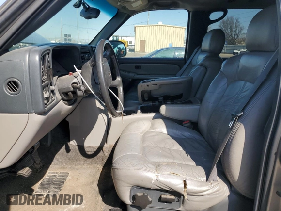 2001 Chevrolet Suburban LS with VIN 3GNFK16T31G244175, listed as a Copart auction lot 48522155 with 210,127 mi miles and Salvage Title. Bid and sale history available at carsss.com. Image 7.