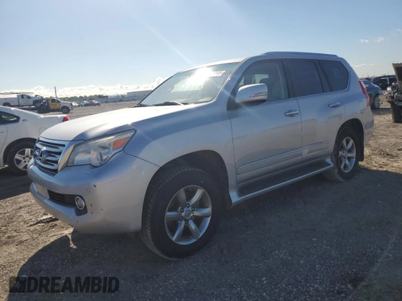 2013 Lexus GX 460 Premium z VIN JTJJM7FX5D5058424, wystawiony jako Copart lot #56698885 z przebiegiem 225 080 mil mil oraz Czysty tytuł • Clean title. Historia ofert i sprzedaży dostępna na DreamBid. Obrazek 1.