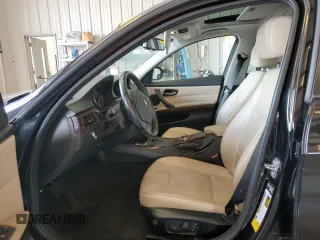 2011 BMW 3 Series 328i z VIN WBAPH7C52BE850089, wystawiony jako Copart lot #60045065 z przebiegiem Nie podano mil oraz Szkoda całkowita • Salvage title. Historia ofert i sprzedaży dostępna na DreamBid. Obrazek 7.