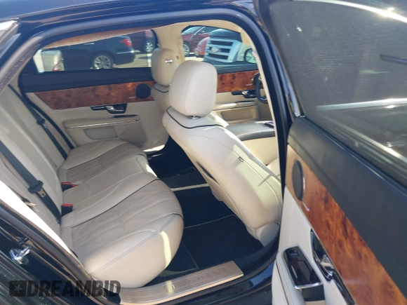 2012 Jaguar XJ XJL z VIN SAJWA2GB2CLV24457, wystawiony jako IAAI lot #42178795 z przebiegiem 133 050 mil mil oraz . Historia ofert i sprzedaży dostępna na DreamBid. Obrazek 8.