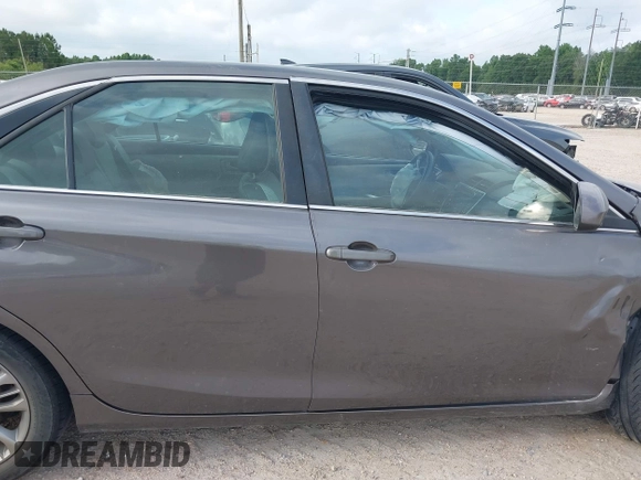 2015 Toyota Camry XLE z VIN 4T1BF1FK5FU079412, wystawiony jako IAAI lot #42266849 z przebiegiem 203 479 mil mil oraz . Historia ofert i sprzedaży dostępna na DreamBid. Obrazek 13.