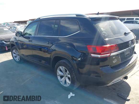 2018 Volkswagen Atlas SE with VIN 1V2DR2CA1JC546005, listed as a IAAI auction lot 41724133 with 116,633 mi miles and . Bid and sale history available at DreamBid. Image 3.