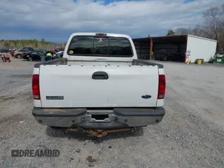 2006 Ford F-250 XL z VIN 1FTSW21P36EA12234, wystawiony jako IAAI lot #41218439 z przebiegiem 366 410 mil mil oraz . Historia ofert i sprzedaży dostępna na DreamBid. Obrazek 16.