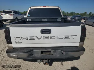 2006 Chevrolet Silverado 1500 LT1 with VIN 2GCEC13T061176102, listed as a Copart auction lot 52390965 with 215,312 mi miles and Salvage Title. Bid and sale history available at carsss.com. Image 6.