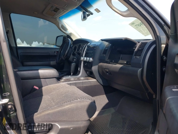 2013 Toyota Tundra 4WD Truck with VIN 5TFDW5F16DX286995, listed as a IAAI auction lot 41584571 with 118,651 mi miles. Bid and sale history available at carsss.com. Image 5.