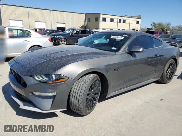 2019 Ford Mustang GT z VIN 1FA6P8CF1K5168794, wystawiony jako Copart lot #49434605 z przebiegiem 88 065 mil mil oraz Tytuł czysty. Historia ofert i sprzedaży dostępna na DreamBid. Obrazek 1.