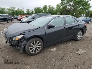 2015 Toyota Camry XLE z VIN 4T1BF1FK3FU939355, wystawiony jako Copart lot #56998335 z przebiegiem 108 689 mil mil oraz Szkoda całkowita • Salvage title. Historia ofert i sprzedaży dostępna na DreamBid. Obrazek 1.