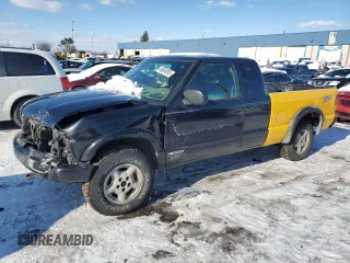 2002 Chevrolet S-10 LS with VIN 1GCDT19WX28158890, listed as a Copart auction lot 45664955 with 133,634 mi miles and Clean Title. Bid and sale history available at carsss.com. Image 1.
