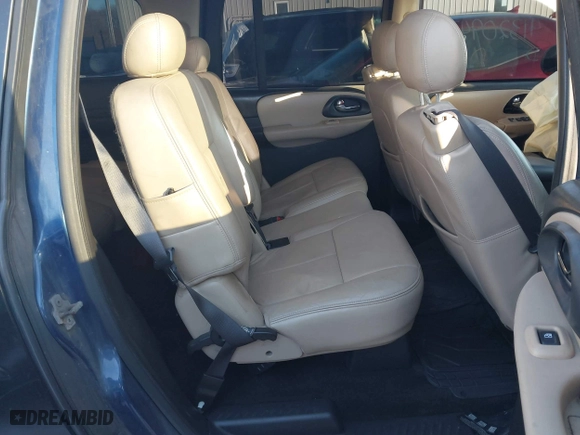 2005 Chevrolet TrailBlazer LS with VIN 1GNET16S556117614, listed as a IAAI auction lot 41320947 with 177,726 mi miles. Bid and sale history available at carsss.com. Image 7.