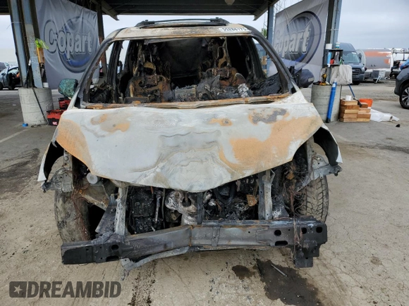 2020 Toyota Sienna XLE with VIN 5TDDZ3DCXLS249579, listed as a Copart auction lot 55288175 with Not provided miles and Non repairable. Bid and sale history available at DreamBid. Image 5.