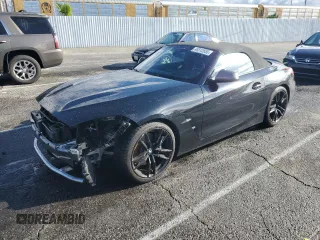 2020 BMW Z4 sDriveM40i with VIN WBAHF9C02LWW55809, listed as a Copart auction lot 48812855 with 39,680 mi miles and Salvage Title. Bid and sale history available at carsss.com. Image 1.