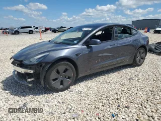 2022 Tesla Model 3 Long Range z VIN 5YJ3E1EB3NF260450, wystawiony jako Copart lot #56173035 z przebiegiem 70 424 mil mil oraz Szkoda całkowita • Salvage title. Historia ofert i sprzedaży dostępna na DreamBid. Obrazek 1.
