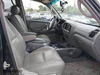 2003 Toyota Sequoia Limited with VIN 5TDBT48A83S167986, listed as a IAAI auction lot 40484514 with 196,305 mi miles. Bid and sale history available at carsss.com. Image 5.