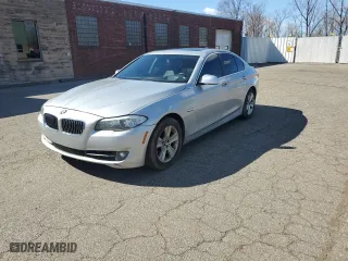 2013 BMW 5 Series 528i xDrive with VIN WBAXH5C55DDW13769, listed as a Copart auction lot 50942695 with 161,554 mi miles and Clean Title. Bid and sale history available at carsss.com. Image 1.