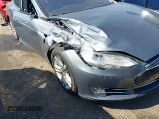 2014 Tesla Model S 60 с VIN 5YJSA1S12EFP41227, выставлен на аукционе IAAI как лот 42027457 с пробегом 81 665 миль миль и . История ставок и продаж доступна на DreamBid. Изображение 6.
