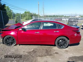 2017 Nissan Altima S z VIN 1N4AL3AP9HC268148, wystawiony jako IAAI lot #42202730 z przebiegiem 91 054 mil mil oraz . Historia ofert i sprzedaży dostępna na DreamBid. Obrazek 14.