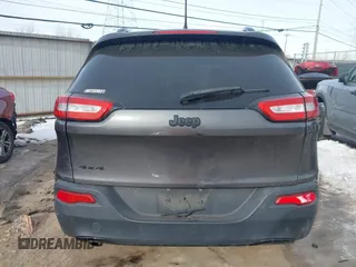 2017 Jeep Cherokee Sport with VIN 1C4PJMAB1HW651312, listed as a IAAI auction lot 41372908 with 51,105 mi miles. Bid and sale history available at carsss.com. Image 16.