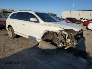2015 Audi Q7 Premium Plus с VIN WA1LGAFE6FD032285, выставлен на аукционе Copart как лот 54931105 с пробегом 97 218 миль миль и Списание • Salvage title. История ставок и продаж доступна на DreamBid. Изображение 4.