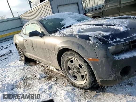 2010 Chevrolet Camaro LS z VIN 2G1FA1EV1A9176332, wystawiony jako Copart lot #44736105 z przebiegiem 155 163 mil mil oraz Szkoda całkowita • Salvage title. Historia ofert i sprzedaży dostępna na DreamBid. Obrazek 10.