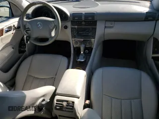 2005 Mercedes-Benz C 320 with VIN WDBRF64J55F636329, listed as a Copart auction lot 84630214 with 100,930 mi miles and Clean Title. Bid and sale history available at DreamBid. Image 8.