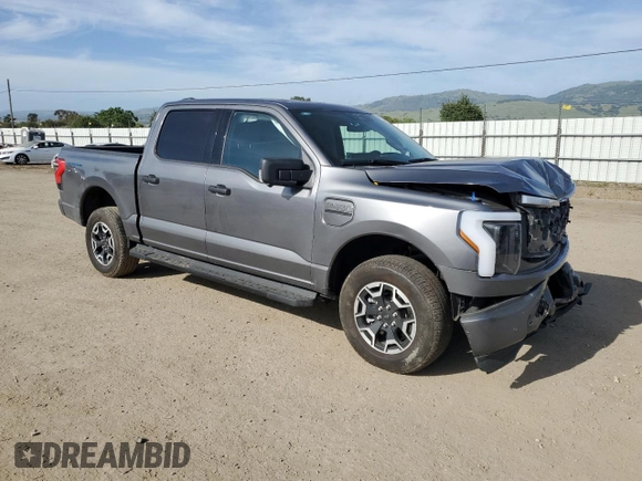 2023 Ford F-150 Lightning Pro z VIN 1FTVW1EL8PWG36508, wystawiony jako Copart lot #54178165 z przebiegiem 18 928 mil mil oraz Szkoda całkowita • Salvage title. Historia ofert i sprzedaży dostępna na DreamBid. Obrazek 4.