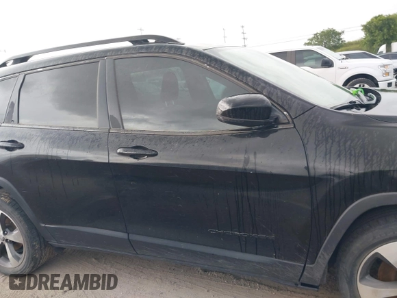 2020 Jeep Cherokee Limited с VIN 1C4PJLDB9LD599972, выставлен на аукционе IAAI как лот 42619796 с пробегом 128 083 миль миль и . История ставок и продаж доступна на DreamBid. Изображение 12.