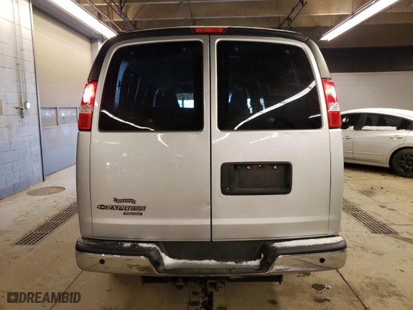 2016 Chevrolet Express Passenger LT with VIN 1GAWGFFFXG1284318, listed as a Copart auction lot 77784123 with 71,042 mi miles. Bid and sale history available at carsss.com. Image 6.