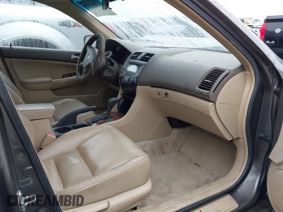 2006 Honda Accord EX-L z VIN 1HGCM56866A125228, wystawiony jako IAAI lot #42252525 z przebiegiem 254 398 mil mil oraz . Historia ofert i sprzedaży dostępna na DreamBid. Obrazek 5.