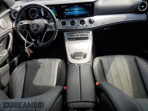 2021 Mercedes-Benz E 350 z VIN W1KZF8EB7MA882336, wystawiony jako Copart lot #53719515 z przebiegiem 26 522 mil mil oraz Szkoda całkowita • Salvage title. Historia ofert i sprzedaży dostępna na DreamBid. Obrazek 8.