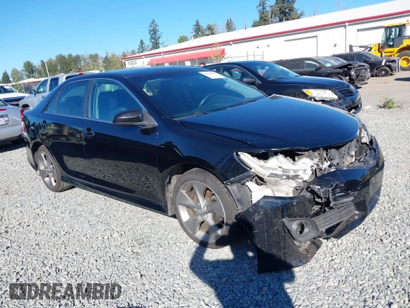 2014 Toyota Camry L with VIN 4T1BF1FK0EU732209, listed as a IAAI auction lot 40424721 with 200,271 mi miles. Bid and sale history available at carsss.com. Image 1.