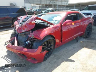 2015 Chevrolet Camaro SS z VIN 2G1FJ1EW0F9144441, wystawiony jako IAAI lot #42230511 z przebiegiem 26 615 mil mil oraz . Historia ofert i sprzedaży dostępna na DreamBid. Obrazek 16.