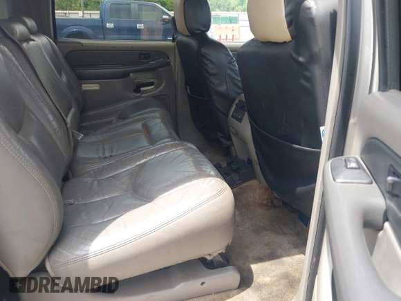 2004 Chevrolet Suburban LT with VIN 1GNEC16Z74J107885, listed as a IAAI auction lot 42819001 with 232,389 mi miles and . Bid and sale history available at DreamBid. Image 8.