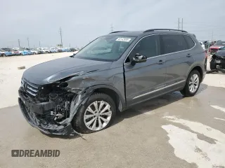 2018 Volkswagen Tiguan SEL z VIN 3VV3B7AX9JM054439, wystawiony jako Copart lot #48142935 z przebiegiem 79 669 mil mil oraz Szkoda całkowita • Salvage title. Historia ofert i sprzedaży dostępna na DreamBid. Obrazek 1.