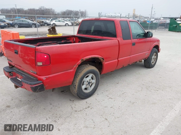 2002 Chevrolet S-10 LS with VIN 1GCDT19W928196725, listed as a IAAI auction lot 41460012 with 191,621 mi miles. Bid and sale history available at carsss.com. Image 4.