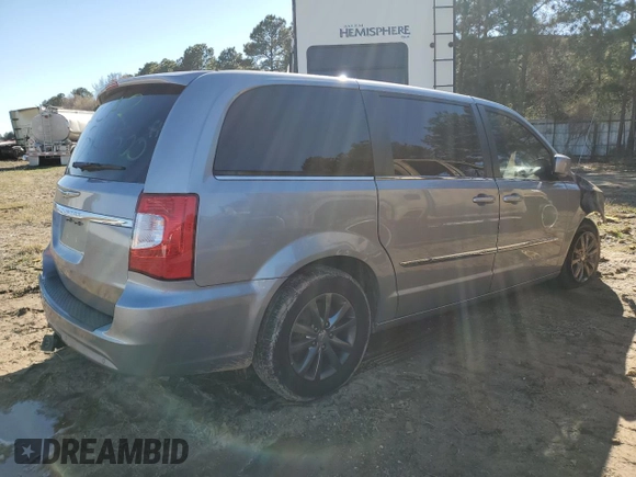 2016 Chrysler Town & Country S with VIN 2C4RC1HG7GR138236, listed as a Copart auction lot 46310005 with 0 mi miles and Salvage Title. Bid and sale history available at carsss.com. Image 3.