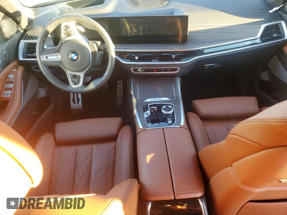 2024 BMW X7 M60i with VIN 5UX33EM09R9T49533, listed as a Copart auction lot 85370764 with 0 mi miles and Salvage Title. Bid and sale history available at carsss.com. Image 8.