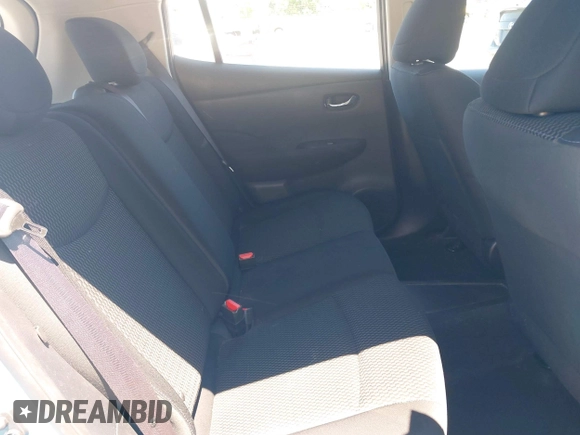 2015 Nissan LEAF S z VIN 1N4AZ0CP1FC333386, wystawiony jako IAAI lot #42344111 z przebiegiem 106 382 mil mil oraz . Historia ofert i sprzedaży dostępna na DreamBid. Obrazek 8.