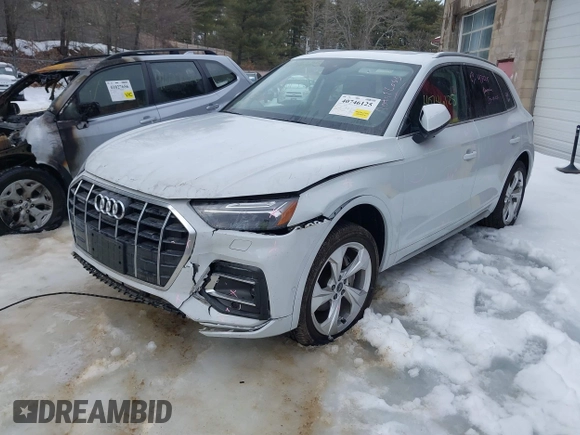 2021 Audi Q5 Prestige with VIN WA1CAAFY2M2096909, listed as a IAAI auction lot 40746125 with 10,025 mi miles. Bid and sale history available at carsss.com. Image 2.