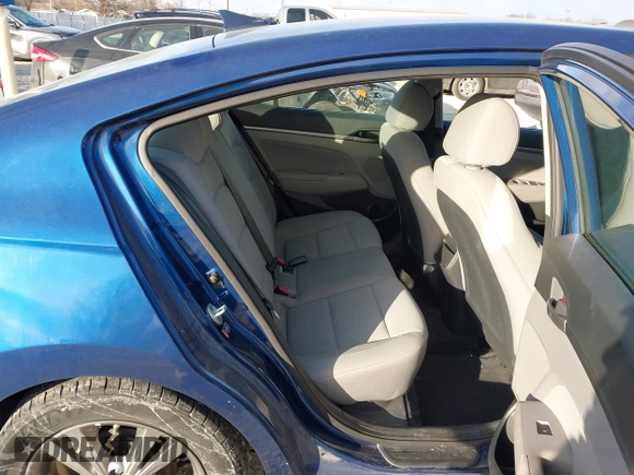 2017 Hyundai Elantra Limited z VIN 5NPD84LF8HH002546, wystawiony jako IAAI lot #41381335 z przebiegiem 102 355 mil mil oraz . Historia ofert i sprzedaży dostępna na DreamBid. Obrazek 8.