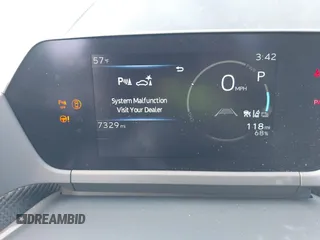 2024 Toyota bZ4X XLE z VIN JTMABACA2RA069207, wystawiony jako IAAI lot #41632667 z przebiegiem 7329 mil mil oraz . Historia ofert i sprzedaży dostępna na DreamBid. Obrazek 7.